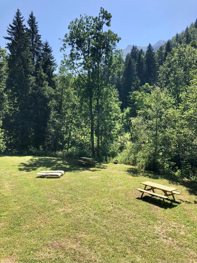 Chalet en pleine nature avec 2 appartements pour 6 ou 8 qui peuvent être réunis en 1 pour 14 personnes Saint-Gervais-les-Bains Exterior foto